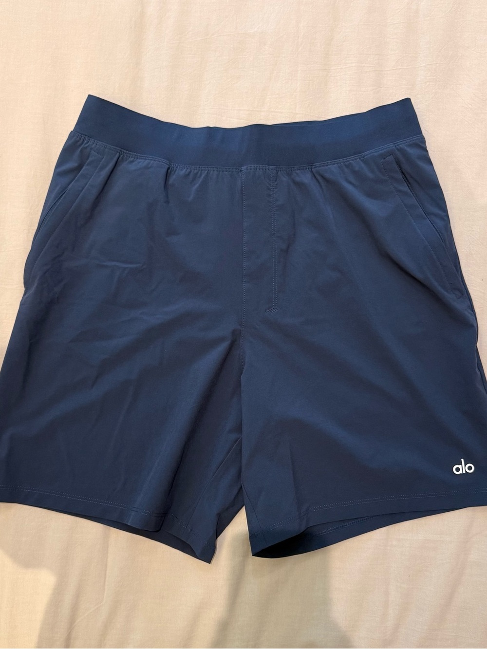 ALO Yoga Men’s Navy Repetition Shorts
